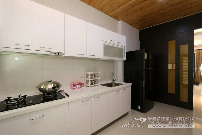 Others 5, Sunny Breeze BB, Yilan