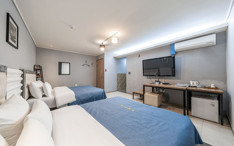 Bedroom 4, Chuncheon Mime Hotel, Chuncheon