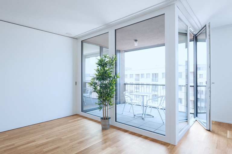 Exterior & Views 20