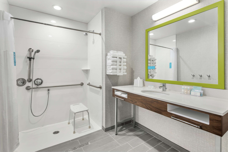 Bathroom 4, Hampton Inn Odessa Trinity, Pasco