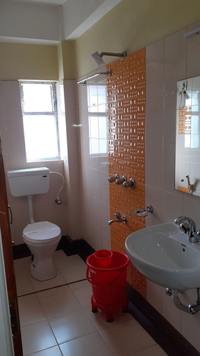 Bathroom 4, Hotel Niladrii Galaxy, Darjiling