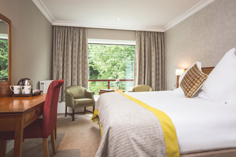 Bedroom 3, Everglades Hotel, Derry and Strabane