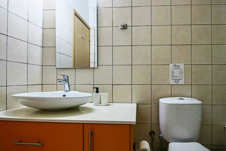 Bathroom 2, City View Luxury Flat Harbour 04, Larnaca