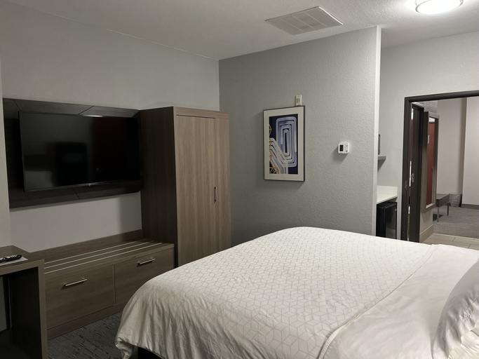 Bedroom 2, Holiday Inn Express & Suites Woodward by IHG, Woodward