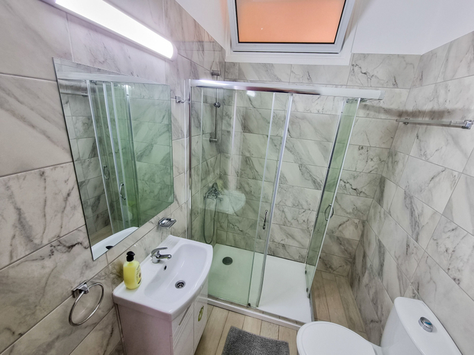 Bathroom 3, Springfield Park Apartment, Larnaca