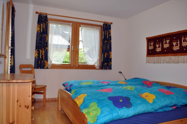 Bedroom 2, Alpengarten 6, Raron