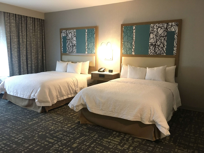 Bedroom 3, Hampton Inn & Suites Dallas-The Colony, TX, Denton