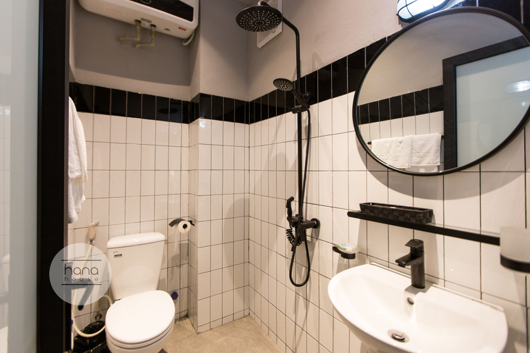 Bathroom 5, Thien Phu Garden Hotel, Long Biên