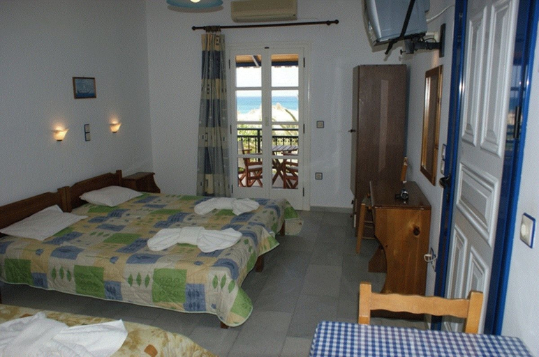 Bedroom 2, Filoxenia Studios, South Aegean