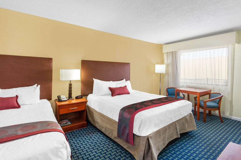 Bedroom 2, Ramada by Wyndham Virginia Beach, Virginia Beach