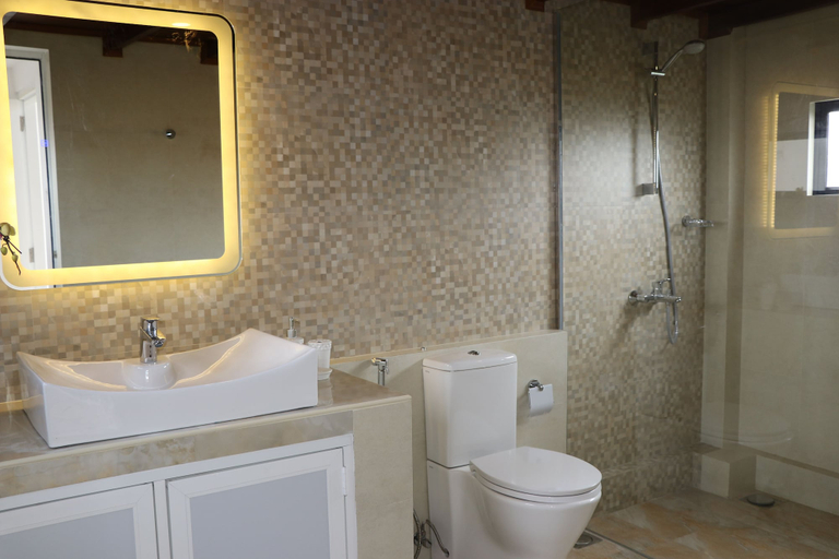 Bathroom 5, Golf Link Colombo, Thimbirigasyaya