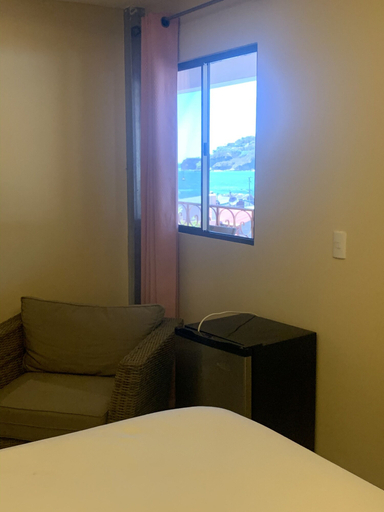 Bedroom 3, Black Pearl Inn, Tola