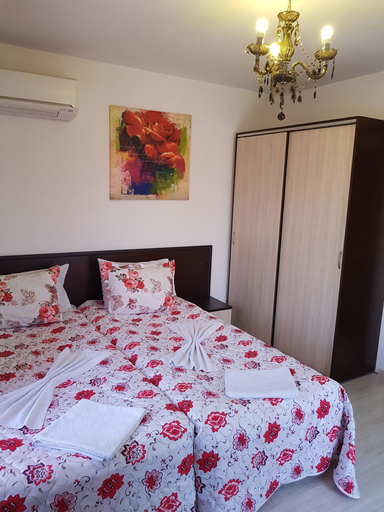 Bedroom 3, Vintegra Family Hotel, Burgas