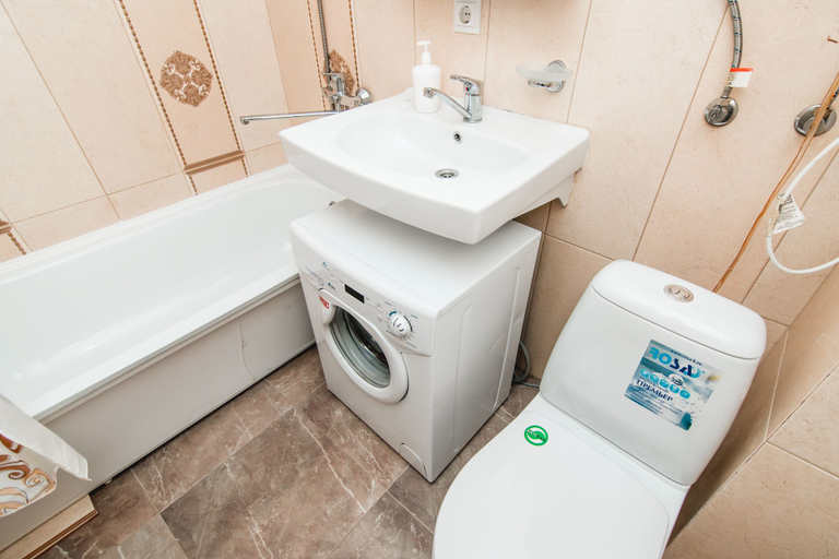 Bathroom 3, Apartment on Habarovskaya St. 34, Vladivostok gorsovet