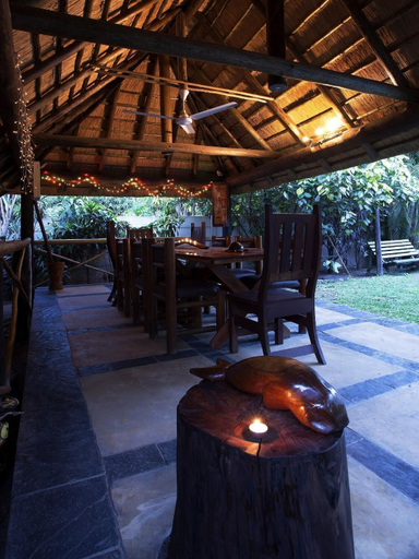 Food & Drinks 4, A Traveller's Palm, Mopani