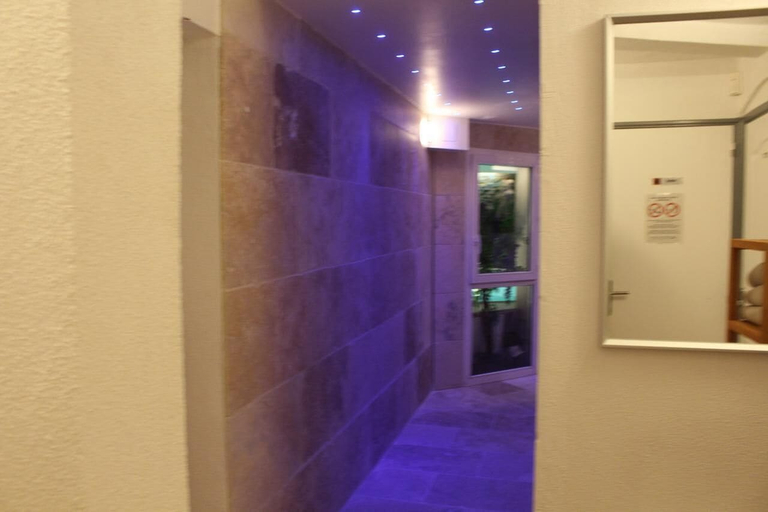 Others 5, Residence les jardins de Natallia, Var
