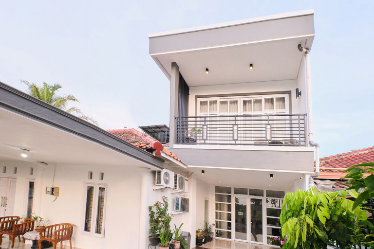 Exterior & Views 1, OYO 2314 Hapsari Homestay Syariah, Kulon Progo