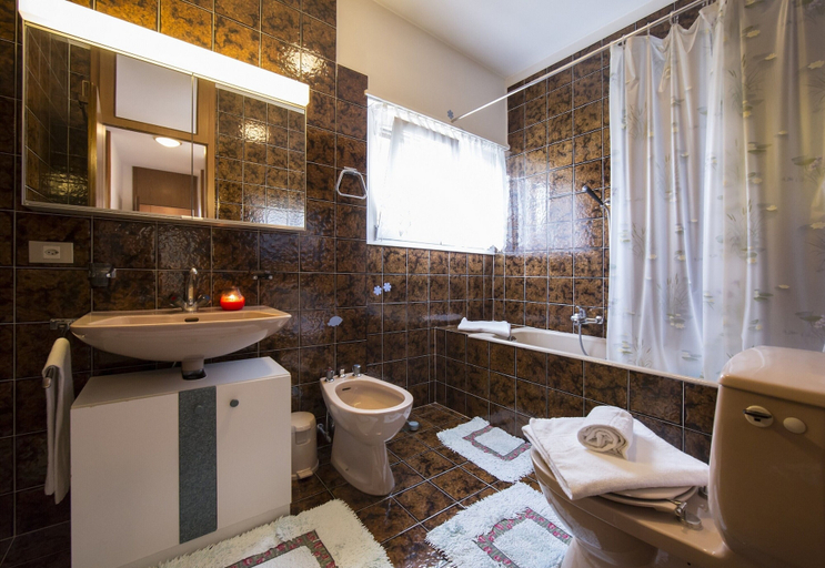 Bathroom 3, Aldesago Panoramica, Lugano