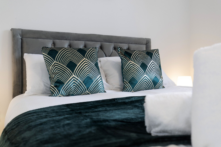 Bedroom 5, 5 Quincy House - 1 Bedroom Apartment, Darlington