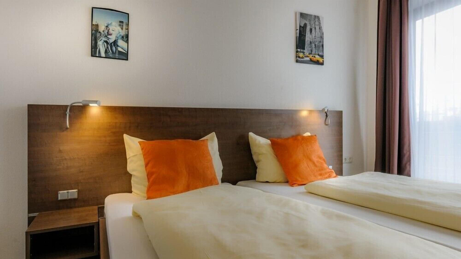 Bedroom 3, Gasthof-Pension Kirchenwirt, Landshut
