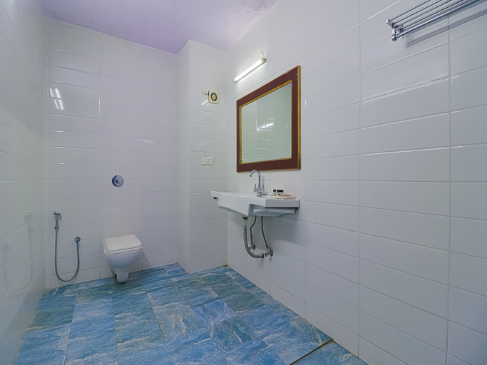 Bathroom 4, The Byke Sunshine Grand, The Nilgiris