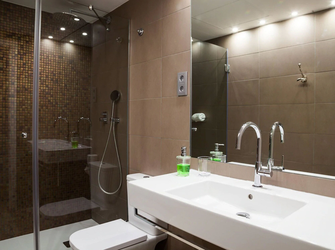 Bathroom 5, Quartprimera Apartments, Barcelona