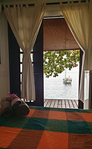 Others 4, Chale da Ilha, Angra dos Reis