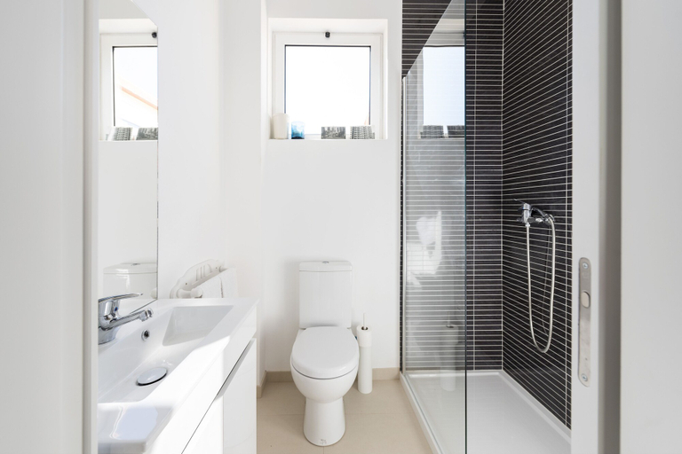 Bathroom 3, Foz002 · Miradouro do Ouro Apartment, Porto