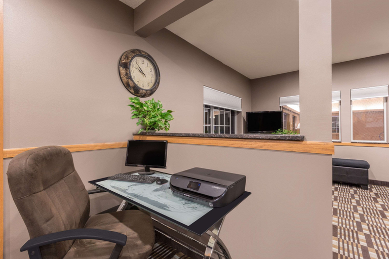 Others 5, Super 8 by Wyndham Carroll/East, Carroll