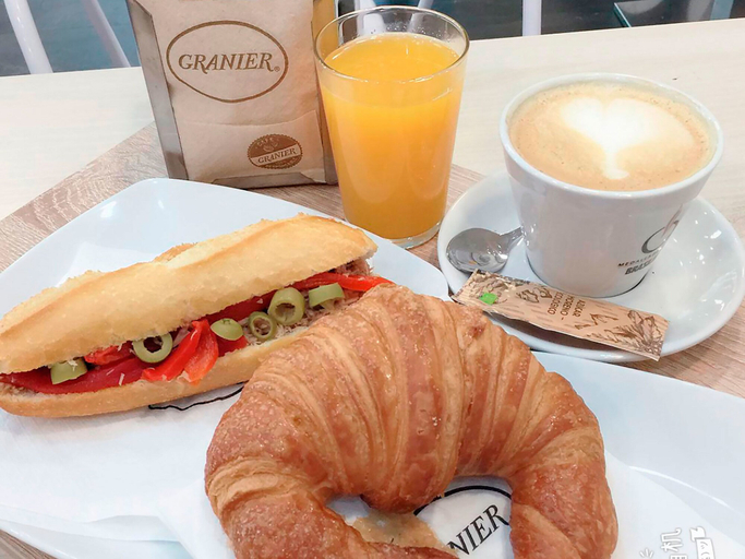 Food & Drinks, Plaza Goya Rooms, Barcelona