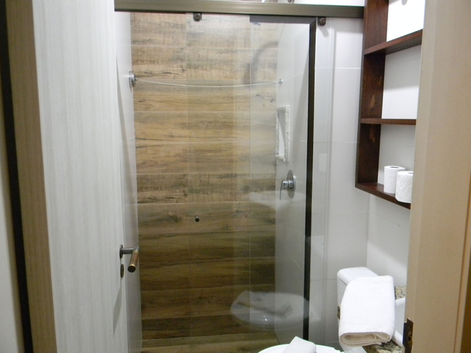 Bathroom 4, Recanto da Prainha, Torres