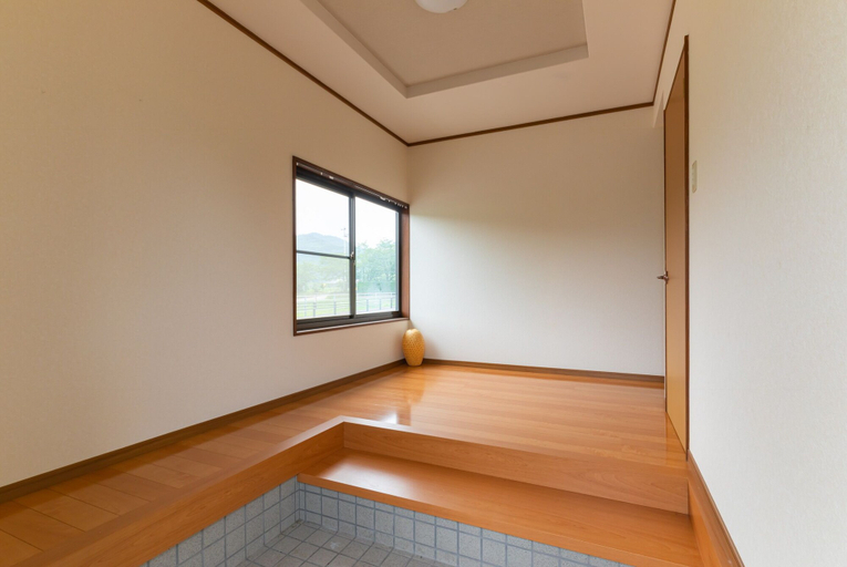 Others 5, Sasayakanaouchi Takamatsu Kushima, Kushima