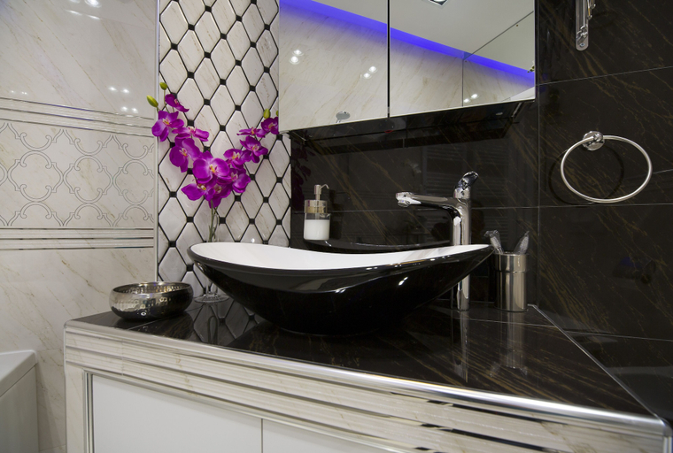 Bathroom 2, Central Station Art Apartment, Split