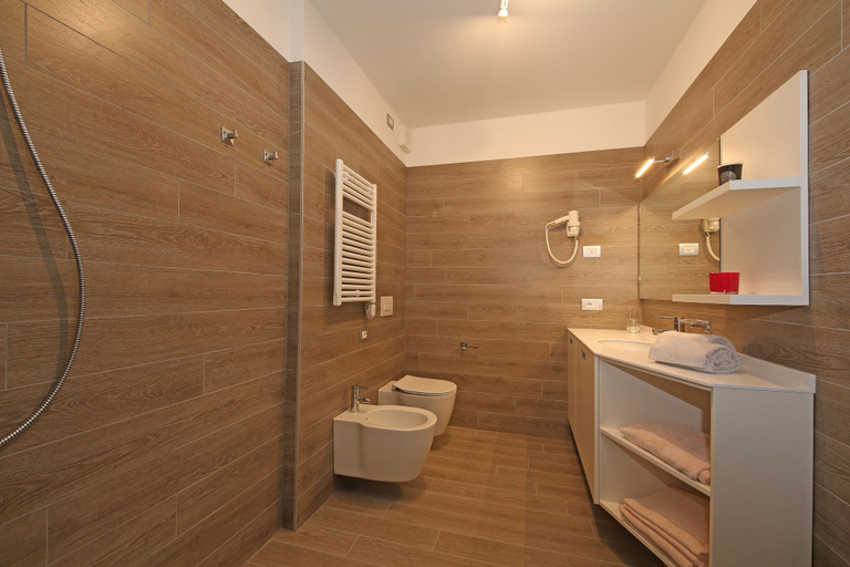 Bathroom 4, Appartamenti Bellavista, Verona