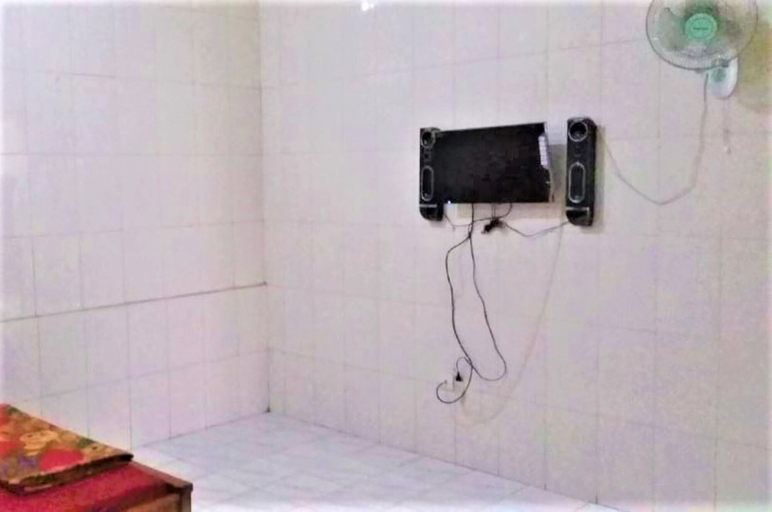 Bathroom, Homestay Puspita Pacet, Mojokerto