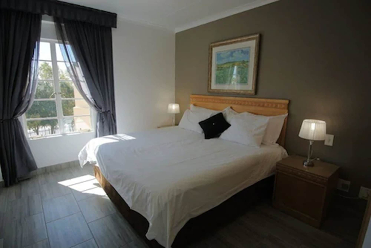 Bedroom 4, Airport Inn and Suites, Ekurhuleni