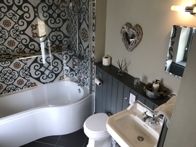 Bathroom 4, Higher Buck, Lancashire