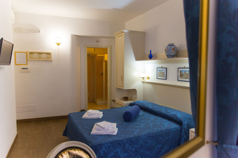 Bedroom 3, Best Suites Pantheon, Rome