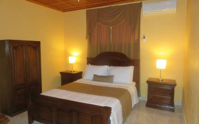 Bedroom 3, Comfort Plus Hotel, Hinche