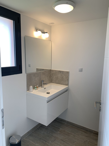 Bathroom 5, L'Hacienda Villa Verdé, Charente-Maritime
