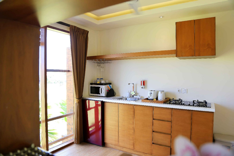 Dining Room 15