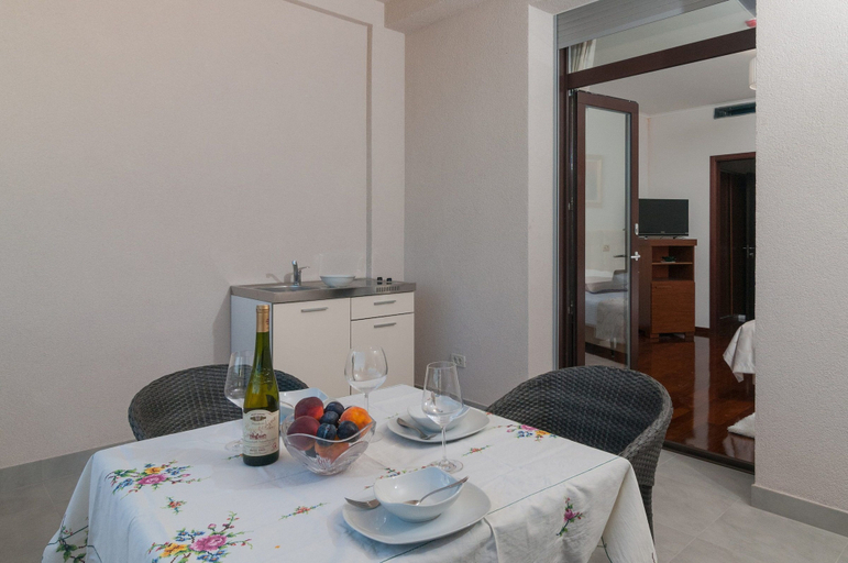 Others 5, Luxury Rooms near Beach 2, Split