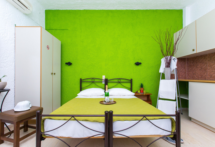 Bedroom 4, Litsa Studios, Crete