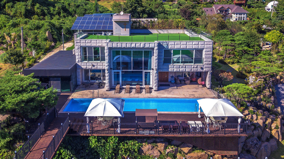 Exterior & Views 2, Miramonti Pool Villa Pension, Gapyeong