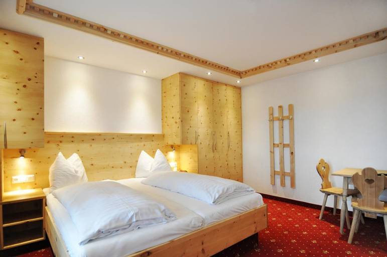 Bedroom 2, Kaiserhotel Kitzbühler Alpen, Kitzbühel