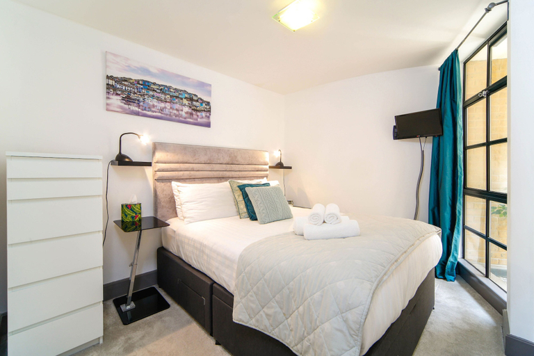 Bedroom 2, JOIVY Splendid 1 Bedroom Flat near St. Paul's Cathedral, London
