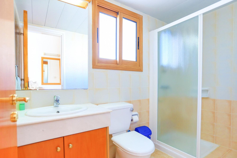 Bathroom 4, Villa Ira Finiki in Latchi