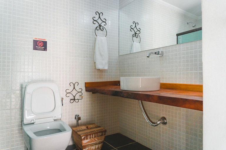 Bathroom 4, Pousada Amanhecer, Palmeiras