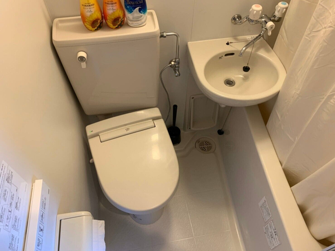 Bathroom 2, Terasawa Minamioi Building 305, Shinagawa
