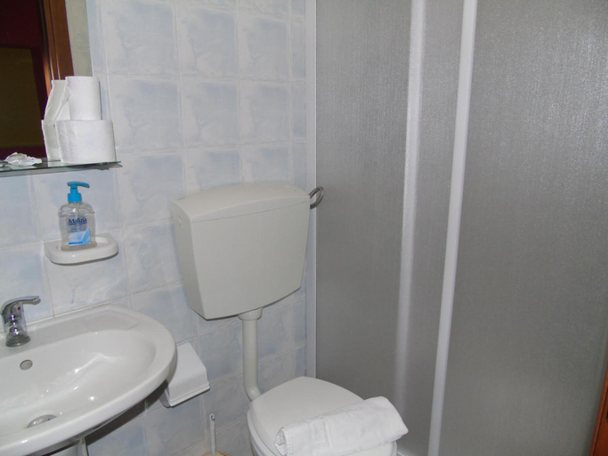 Bathroom 5, Bed & Breakfast Phenicusa, Messina